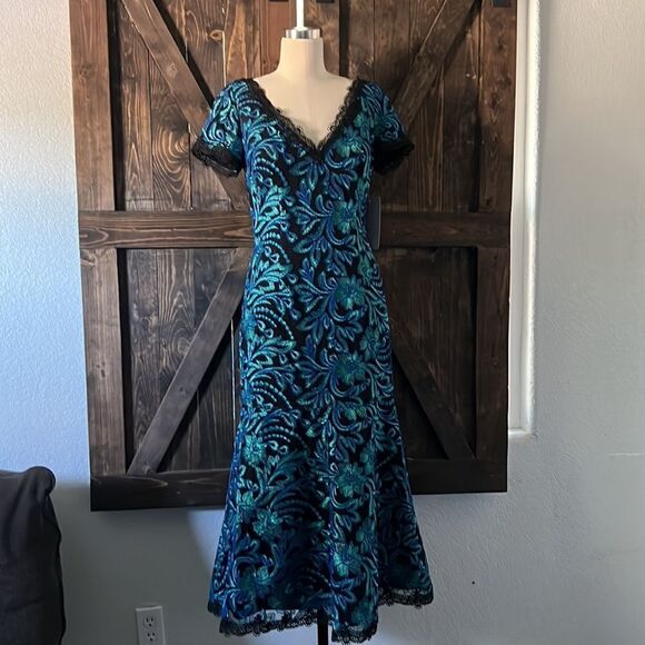 JS Collections Womens Green Embroidered V-Neck Sheath Dress Sz-4 - Picture 4 of 15